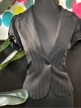 BCX Y2K Black Pinstripe Short Sleeve Blazer
